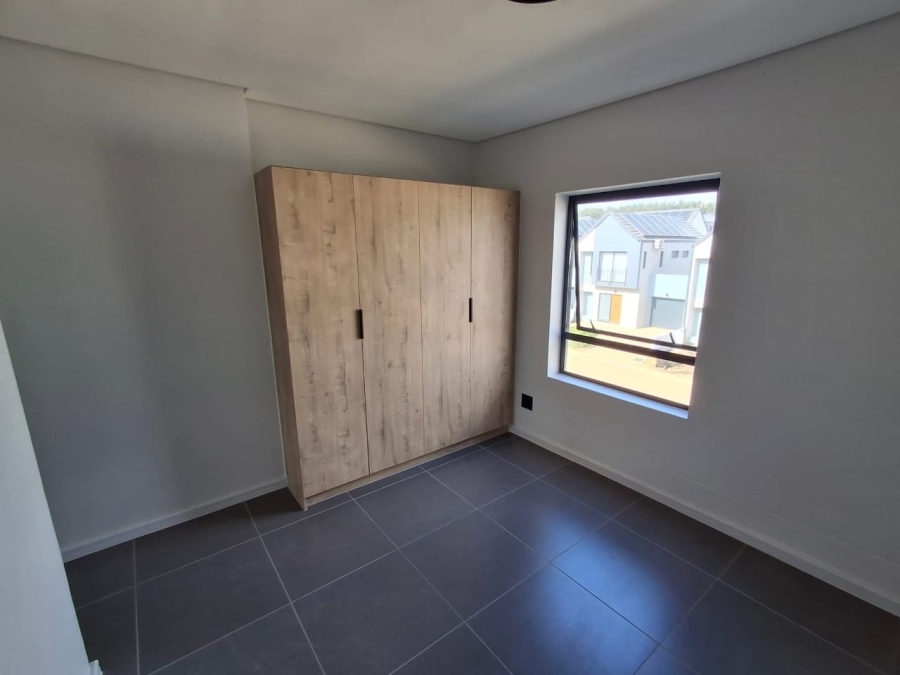 To Let 2 Bedroom Property for Rent in Newinbosch Western Cape